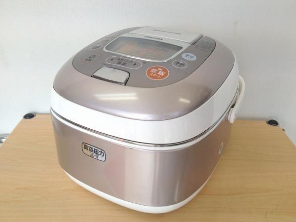 TOSHIBA 真空圧力IH 保温釜 東芝 【 RC-10VQE 】 TOSHIBA 真空圧力IH 保温釜 東芝 【 RC-10VQE 】 - 炊飯器・餅つき機