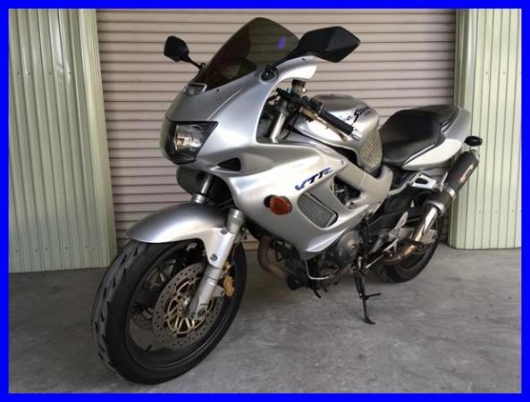 IMG_6201　VTR1000F.JPG