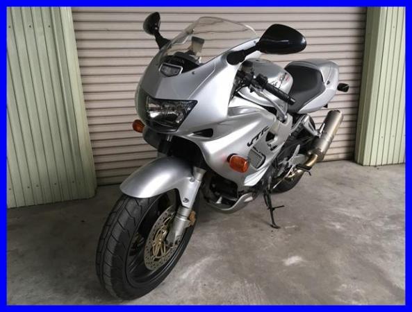 IMG_8772 VTR1000F 1001.JPG